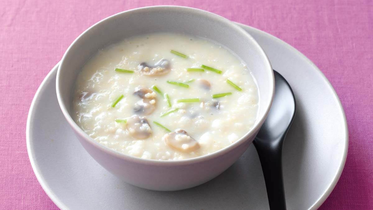 秋の菜食薬膳・きのことあわの豆乳粥